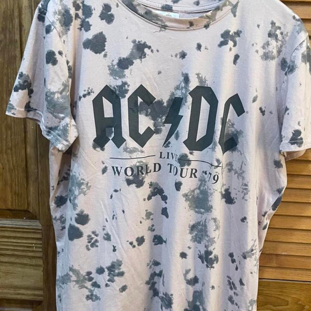 Womens oversized acdc live world